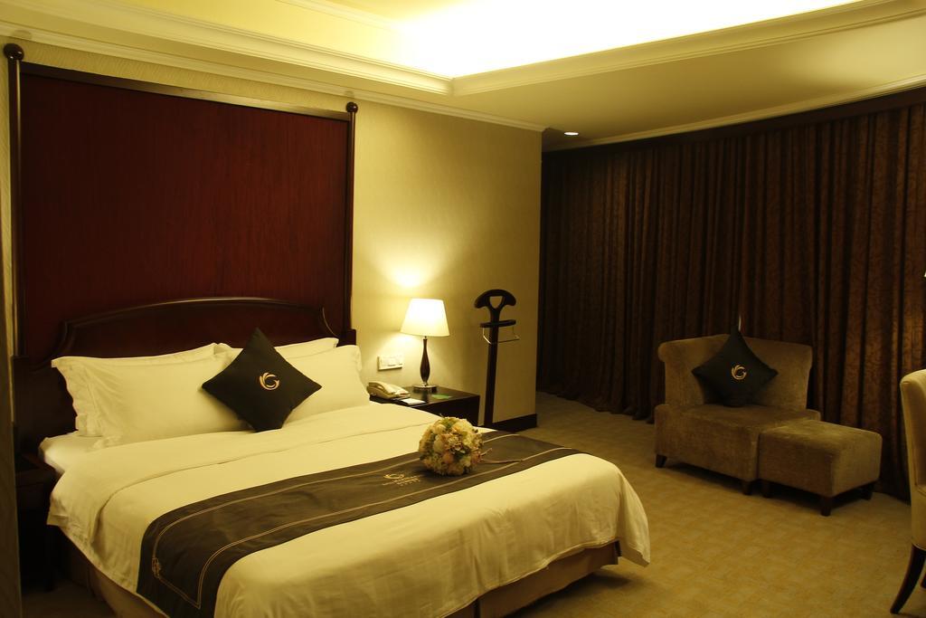 The Royal Marina Plaza Hotel Cantão Exterior foto