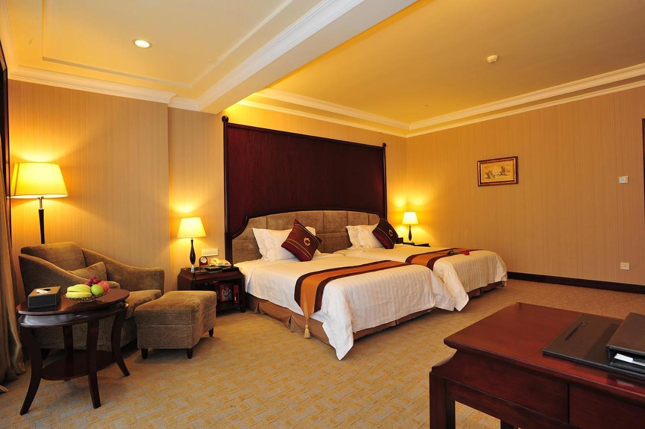 The Royal Marina Plaza Hotel Cantão Exterior foto