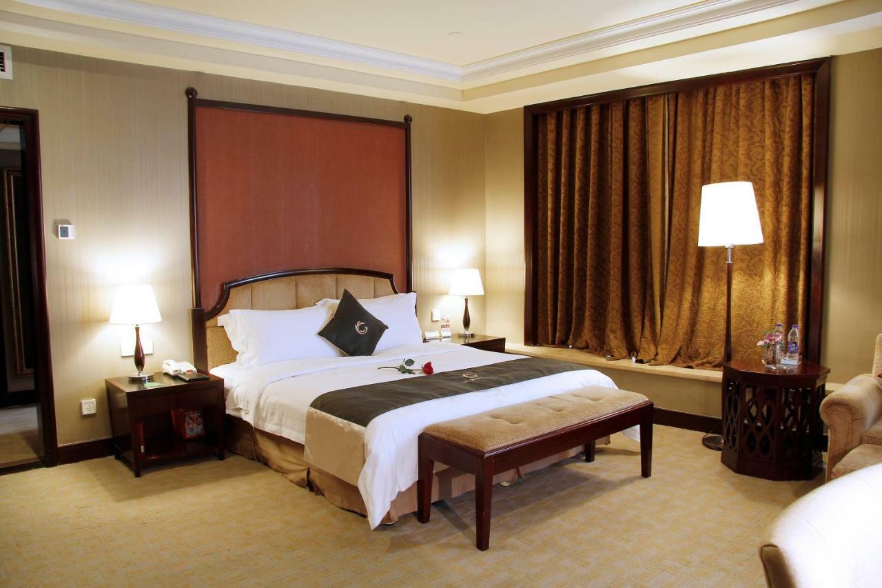 The Royal Marina Plaza Hotel Cantão Exterior foto